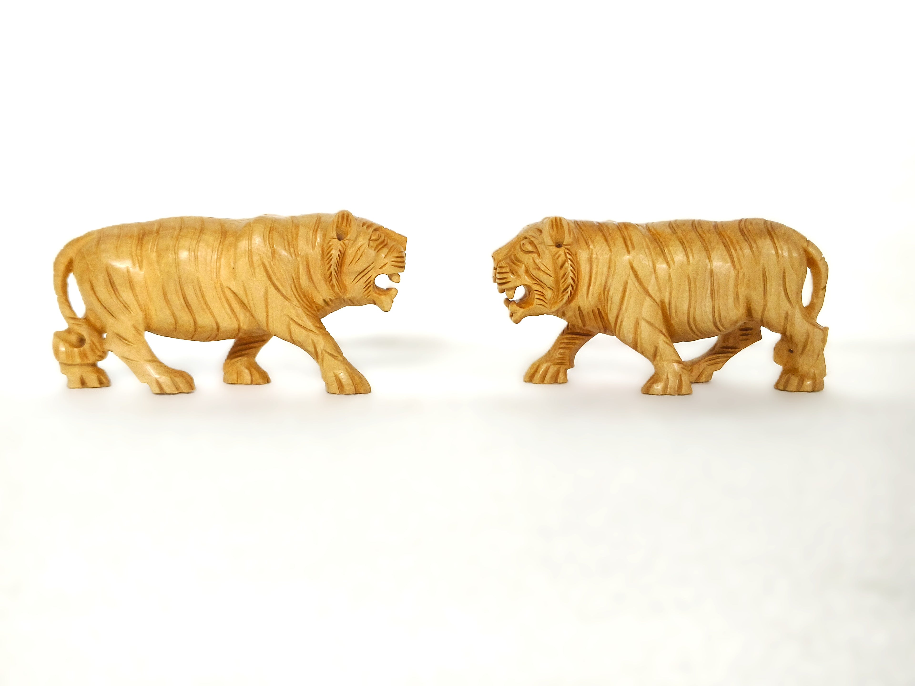 Elegant Wooden Tiger Decor Set – Handmade Carved Wildlife Sculptures