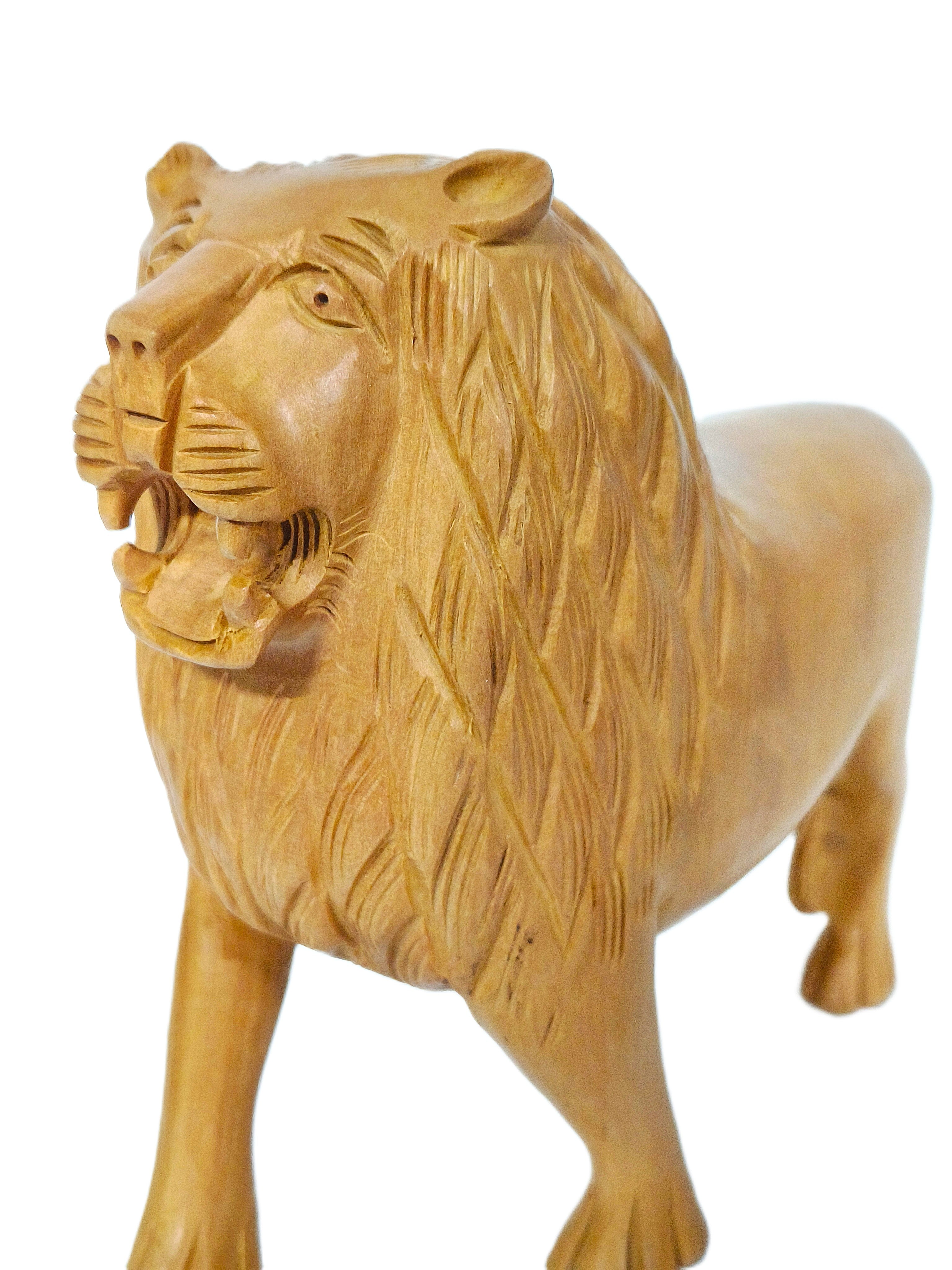 Handcrafted Wooden Lion Family Figurine Set – Decorative Wildlife Sculpture Collection